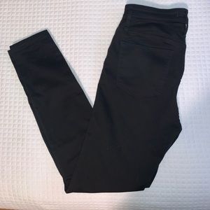 Madewell Curvy High-Rise Skinny Jean in Carbon wash